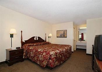 Regency Inn Fayetteville/Fort Bragg Εξωτερικό φωτογραφία