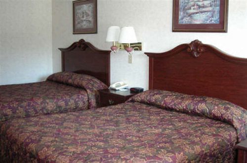 Regency Inn Fayetteville/Fort Bragg Εξωτερικό φωτογραφία